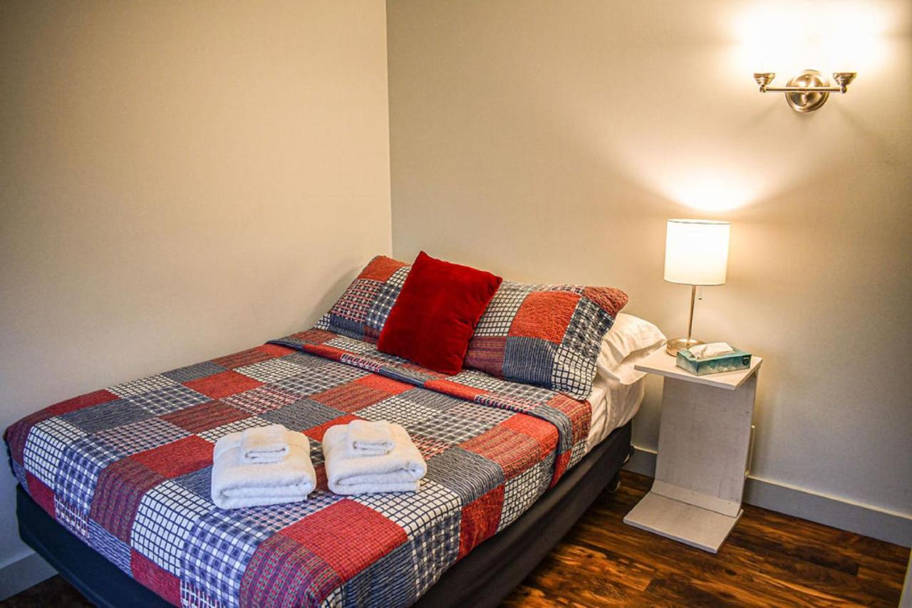 Brook Road Inn Goshen Bagian luar foto